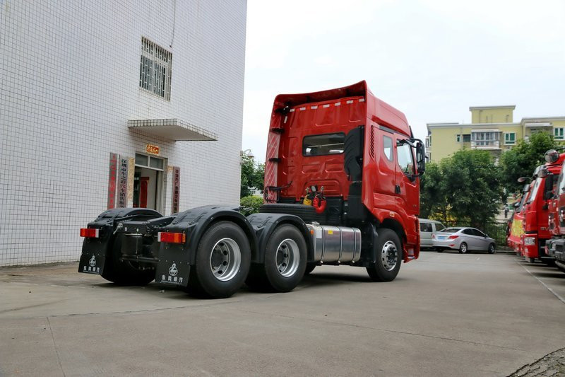 东风柳汽 乘龙H7重卡 450马力 6X4 国四牵引车(LZ4251M7DA)