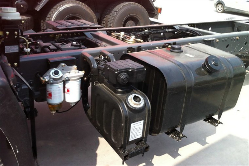 东风商用车 天锦中卡 180马力 4X2 国四载货车底盘(DFL1160BX5)
