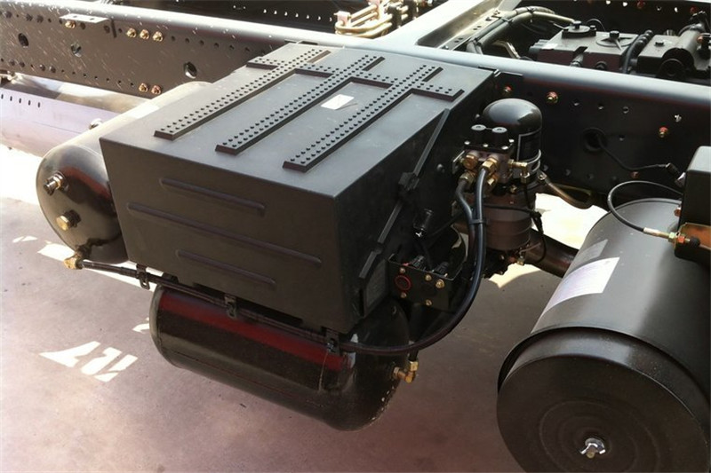 东风商用车 天锦中卡 180马力 4X2 国四载货车底盘(DFL1160BX5)