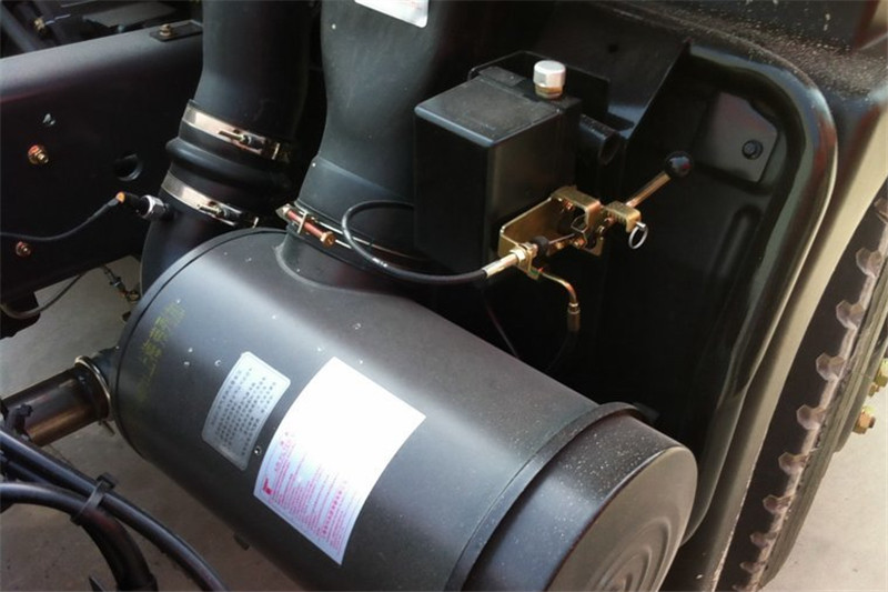 东风商用车 天锦中卡 180马力 4X2 国四载货车底盘(DFL1160BX5)