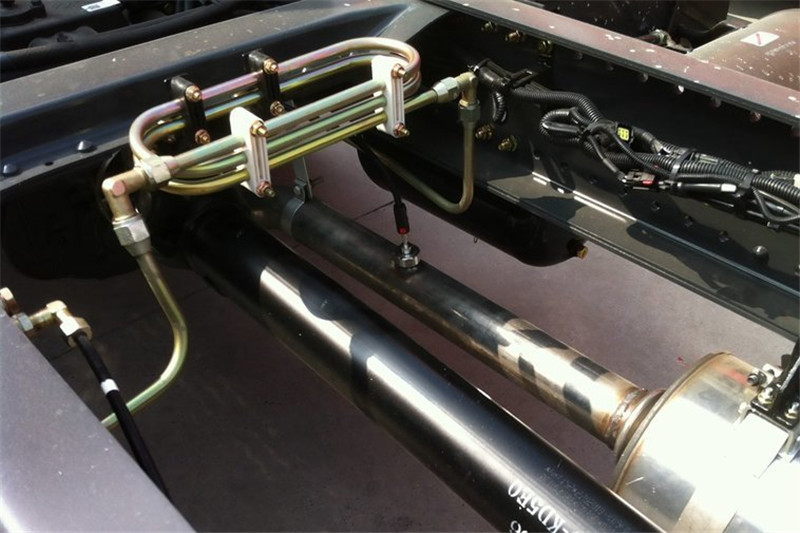 东风商用车 天锦中卡 180马力 4X2 国四载货车底盘(DFL1160BX5)