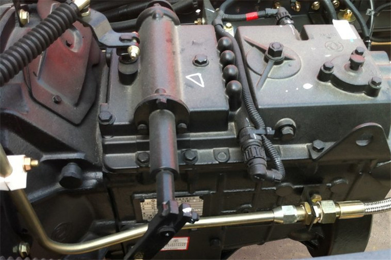 东风商用车 天锦中卡 180马力 4X2 国四载货车底盘(DFL1160BX5)