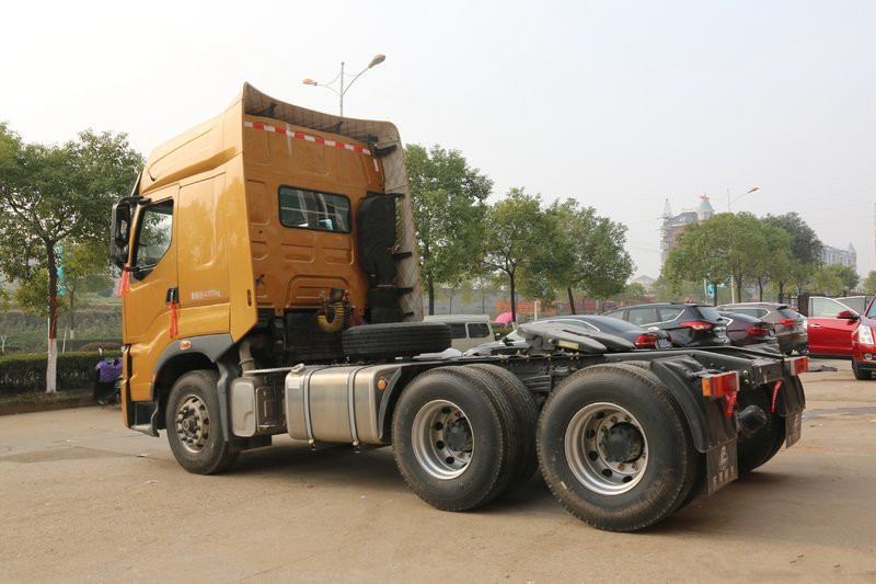 东风柳汽 乘龙H7重卡 500马力 6X4 国五牵引车(LZ4253H7DB)