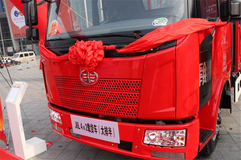 一汽解放 J6L中卡 加强型 164马力 4X2 6.2米 国四栏板载货车(CA1160P62K1L3E4)