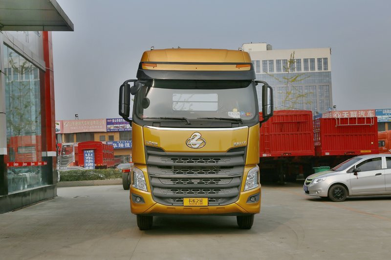 东风柳汽 乘龙H7重卡 450马力 6X4 国四牵引车(LZ4251M7DA)