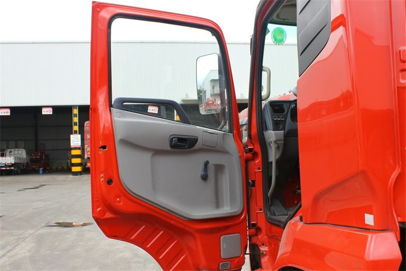 东风商用车 天锦中卡 160马力 4X2 5000轴距 6.8米 国四载货车底盘(DFL1160BX18)
