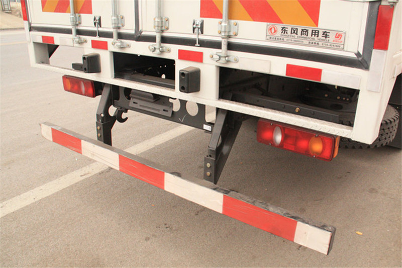 东风商用车 天锦中卡 160马力 4X2 6.2米 国四厢式载货车(DFL5100XXYBX8)