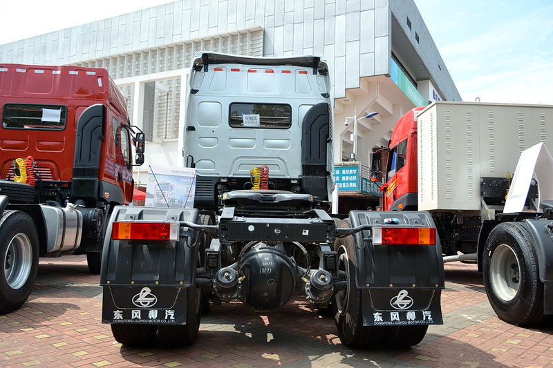 东风柳汽 乘龙M7重卡 400马力 6X4 国四牵引车(LZ4251QDCA)