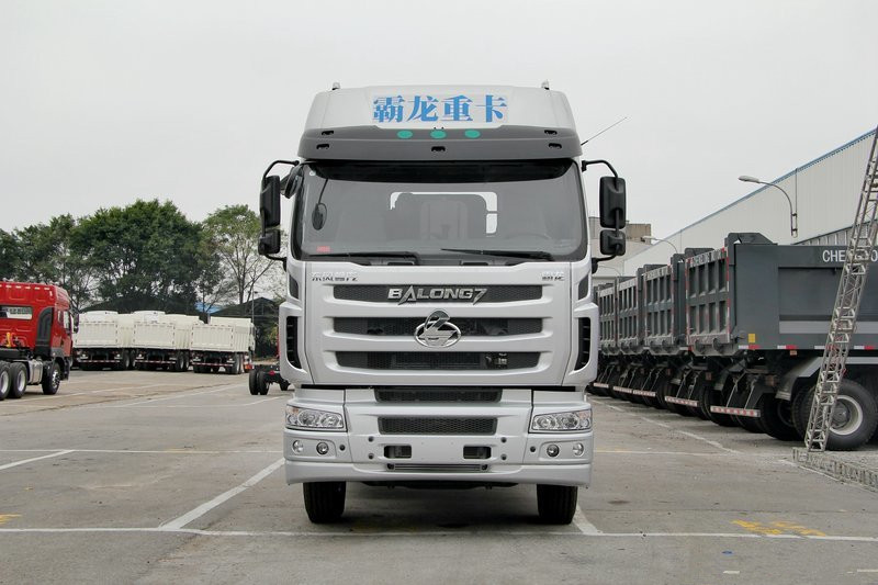 东风柳汽 乘龙M7重卡 420马力 6X4 国四牵引车(LZ4251QDCA)