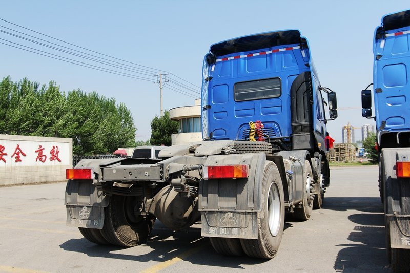 东风柳汽 乘龙M5重卡 320马力 6X2 国四牵引车(LZ4240QCAA)