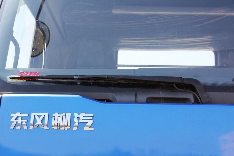 东风柳汽 乘龙M5重卡 320马力 6X2 国四牵引车(LZ4240QCAA)