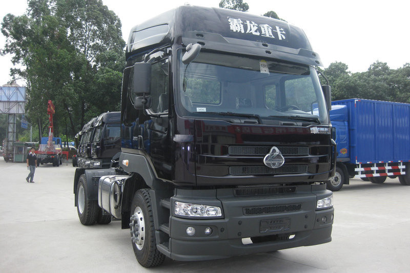 东风柳汽 乘龙M5重卡 350马力 4X2 国四牵引车(LZ4180QAFA)