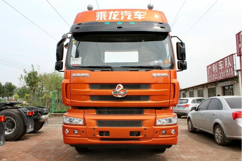 东风柳汽 乘龙M5重卡 336马力 6X2 国四牵引车(LZ4240QCAA)