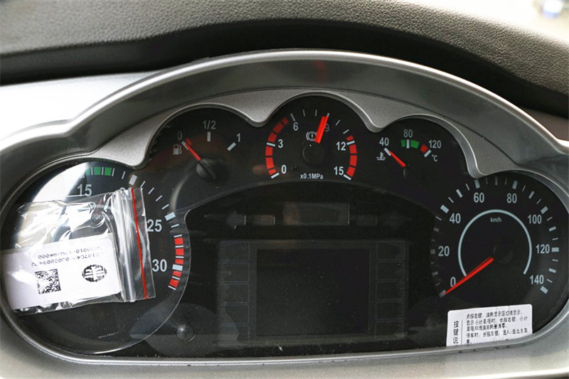 一汽解放 J6L中卡 140马力 4X2 5.7米 国四仓栅式载货车(CA5083CCYP62K1L2E4)