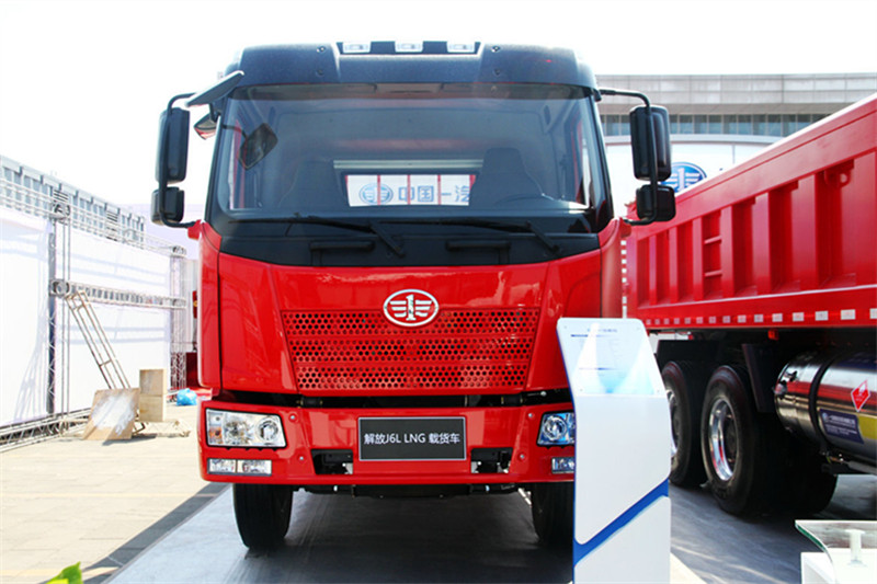 一汽解放 J6L中卡 180马力 4X2 6.8米 国五LNG仓栅式载货车(CA5160CCYP62L4E1M5)