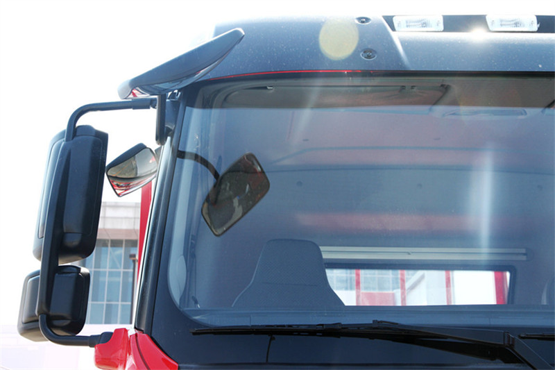 一汽解放 J6L中卡 180马力 4X2 6.8米 国五LNG仓栅式载货车(CA5160CCYP62L4E1M5)