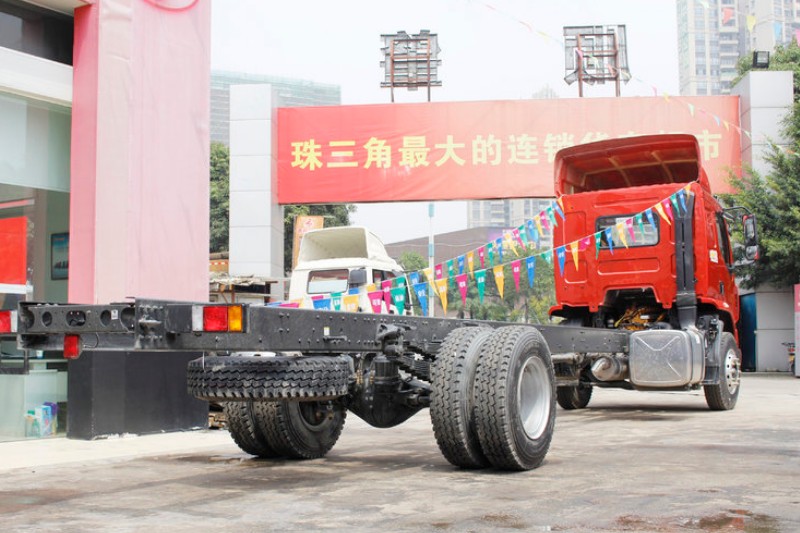 东风柳汽 乘龙M3中卡 220马力 4X2 9.8米 国五排半厢式载货车底盘(LZ5185XXYM3AB)
