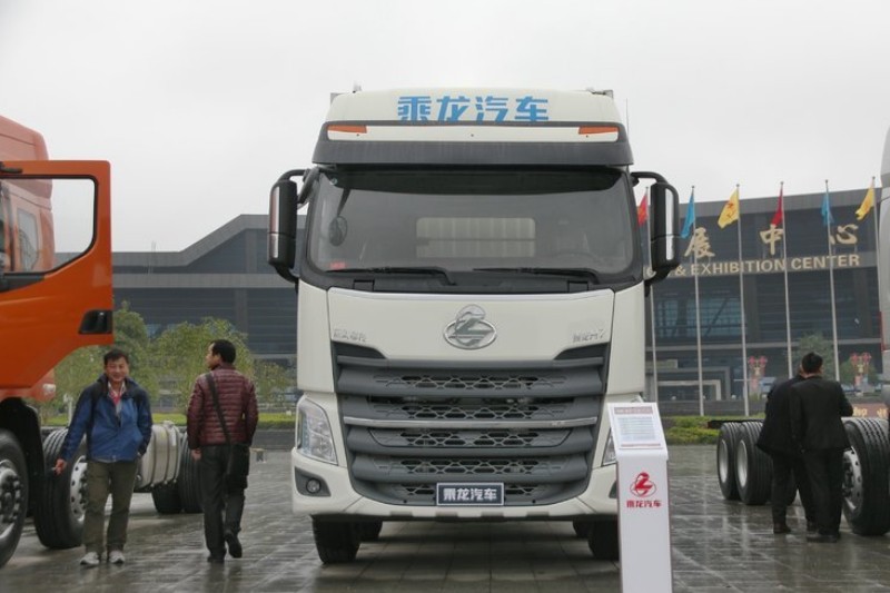 东风柳汽 乘龙H7重卡 240马力 6X2 9.6米 国四厢式载货车(LZ5250XXYKM5CA)