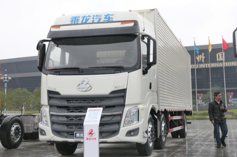 东风柳汽 乘龙H7重卡 240马力 6X2 9.6米 国四厢式载货车(LZ5250XXYKM5CA)