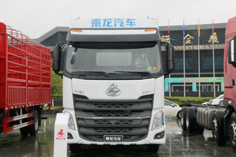 东风柳汽 乘龙H7重卡 270马力 6X2 9.6米 国五厢式载货车(LZ5200XXYH7CB)