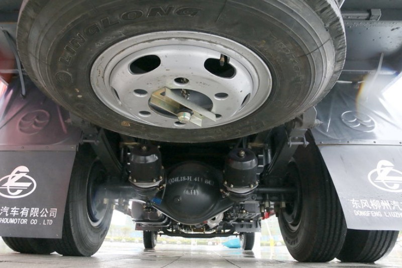 东风柳汽 乘龙L3 160马力 4X2 5.2米 国五单排栏板载货车(LZ1090L3AB)
