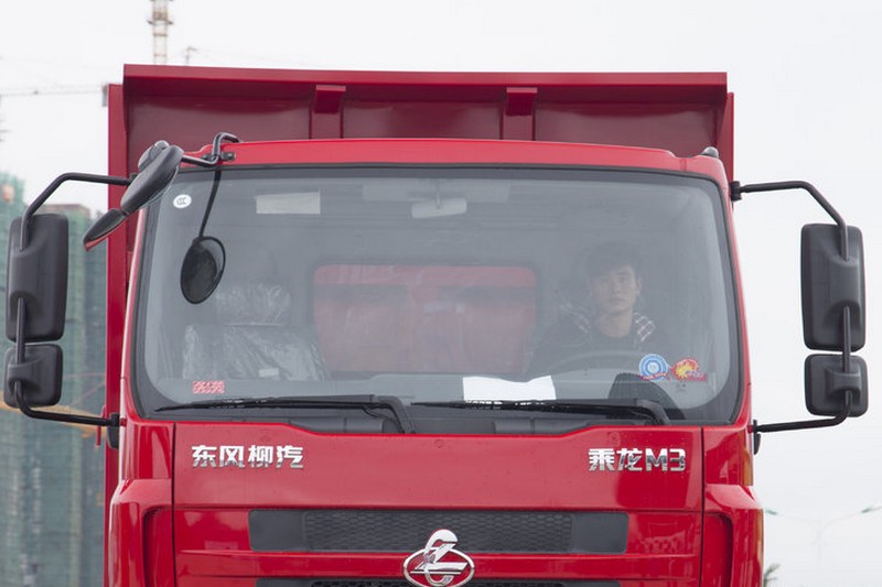 东风柳汽 乘龙M3 130马力 4X2 4.2米 国四自卸车(万里扬)(LZ3121M3AA)