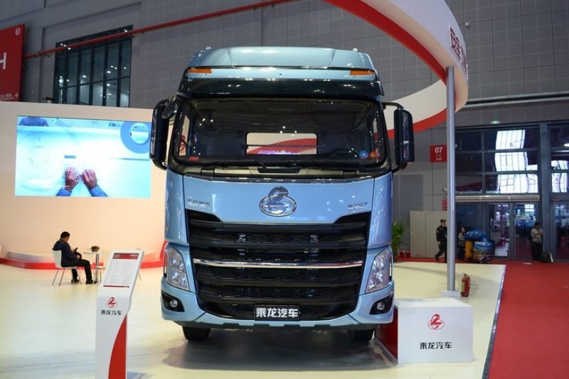 东风柳汽 乘龙H7重卡 350马力 8X4 9.6米 国五载货车底盘(LZ1310H7FB)