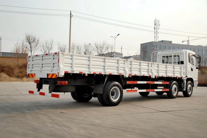 大运 N6中卡 240马力 6X2 8.6米 国四栏板载货车(CGC1254D4SBB)
