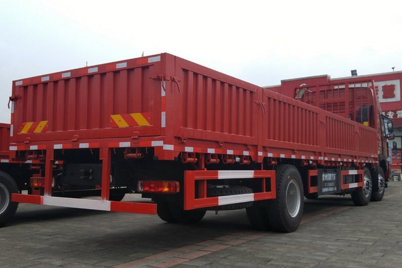 大运 新N8E重卡 245马力 6X2 9.6米栏板载货车(CGC1253D41BA)