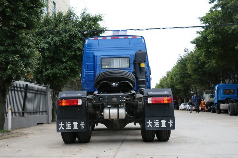 大运 N8E重卡 336马力 4X2 国四牵引车(港口专用)(CGC4250WD42)