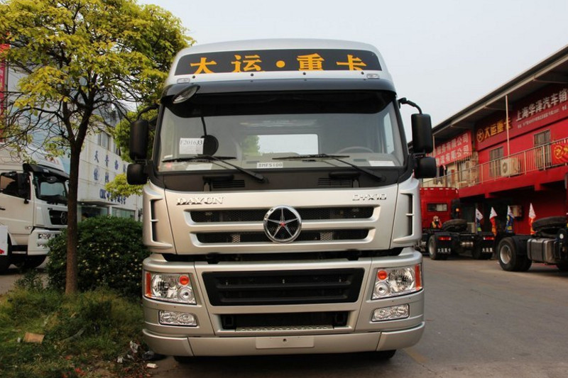 大运 N8E重卡 290马力 4X2 国四牵引车(CGC4108WD42)