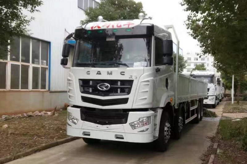 华菱 汉马H6 345马力 8X4 9.6米 国五排半栏板载货车(HN1310X34D6M5)