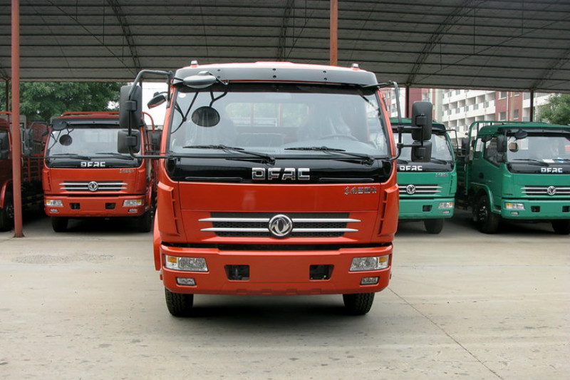 东风 多利卡D8 150马力 5.8米 国四 排栏板载货车(DFA1090L13D5)