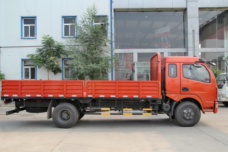 东风 多利卡D8 150马力 6.2米 国四 单排栏板载货车(DFA1090S13D5)