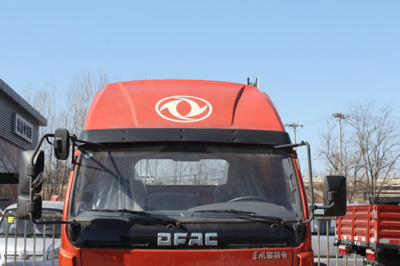 东风 多利卡D8中卡 150马力 4X2 6.2米 国五 单排厢式载货车(EQ5140XXY8BDEAC)