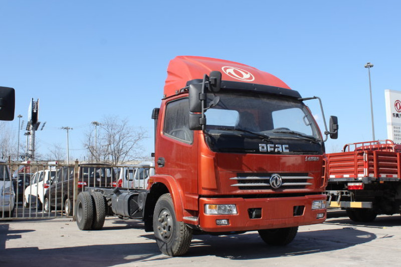 东风 多利卡D8 124马力 国四 4400轴单排载货车底盘(DFA1090S11D5)