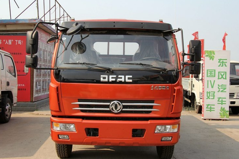 东风 多利卡D8 136马力 6.12米 国四 排半栏板载货车(DFA1140L11D6)