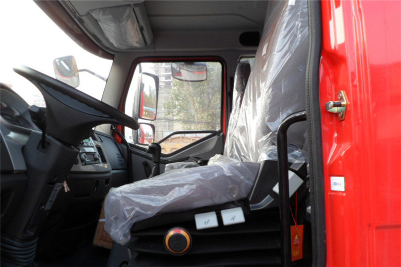 一汽解放 J6L中卡 180马力 6X2 8.7米 国四仓栅式载货车(CA5250CCYP62K1L7T3E4)
