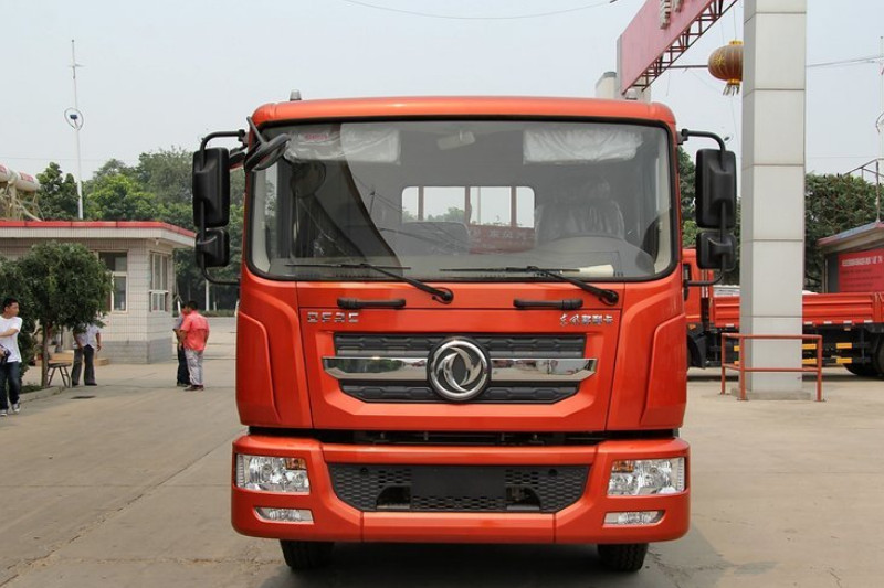 东风 多利卡D9中卡 170马力 4X2 6.8米 国五 排半厢式载货车(速比4.875)(EQ5141XXYL9BDGAC)