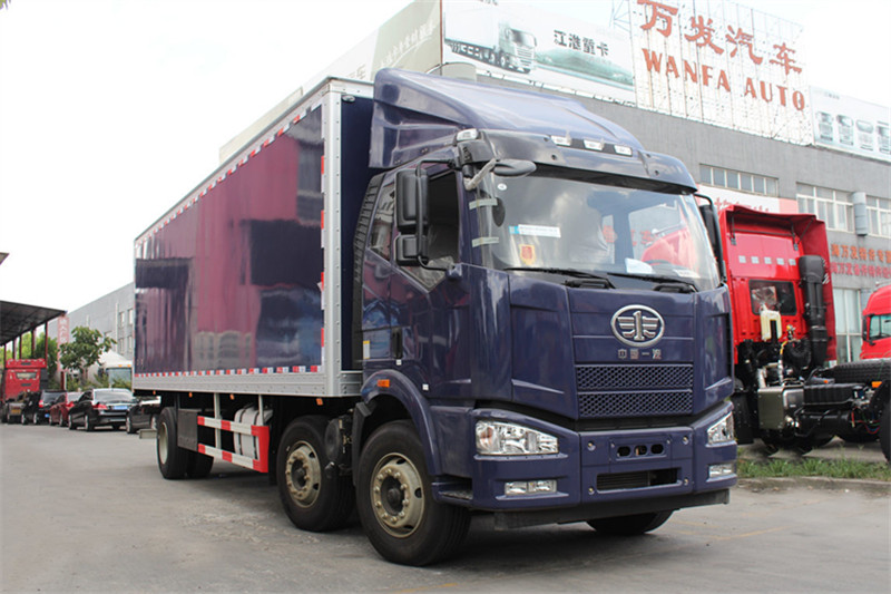 一汽解放 J6M准重卡 240马力 6X2 9.5米 国四厢式载货车(CA5250XXYP63K1L6T3E4)