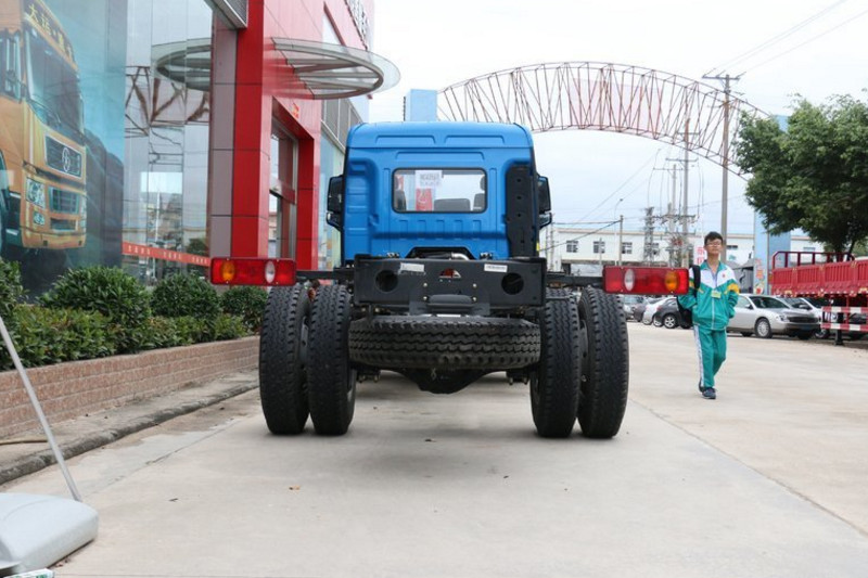 大运 风驰准重卡 160马力 4X2 6.8米 国四仓栅式载货车(153后桥)(CGC5161CCYD4UAA)