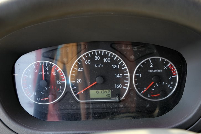 福田 欧马可3系 156马力 4X2 5.8米 国四 排半栏板载货车(BJ1149VKPED-DB)