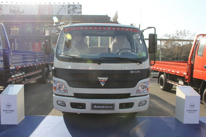 福田 欧马可3系 156马力 4X2 5.8米 国四 排半栏板载货车(BJ1149VKPED-DB)