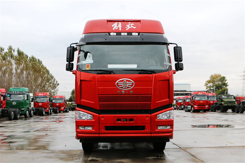 一汽解放 J6P重卡 重载型 420马力 8X4 9.5米 国五栏板载货车(CA1310P66K24L7T4E5)