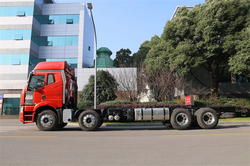 一汽解放 J6P重卡 复合型 420马力 8X4 9.5米 国五仓栅式载货车(CA5310CCYP66K2L7T4E5)