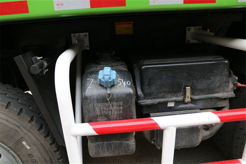 一汽解放 J6P重卡 420马力 8X4 8.2米 国五自卸车(CA3310P66K24L6T4AE5)