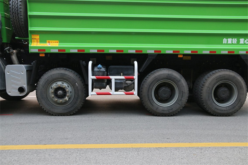 一汽解放 J6P重卡 420马力 8X4 8.2米 国五自卸车(CA3310P66K24L6T4AE5)