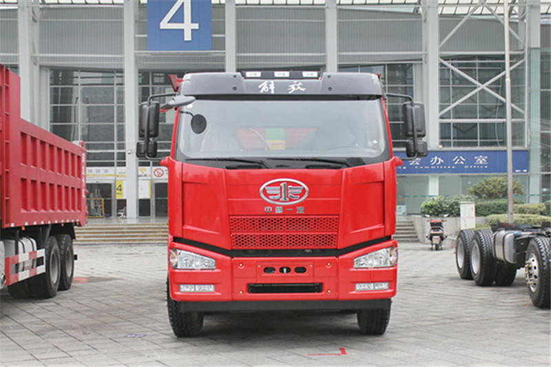 一汽解放 J6P重卡 2015款 390马力 8X4 7.6米 国四自卸车(CA5310ZLJP66K24L5T4E4)