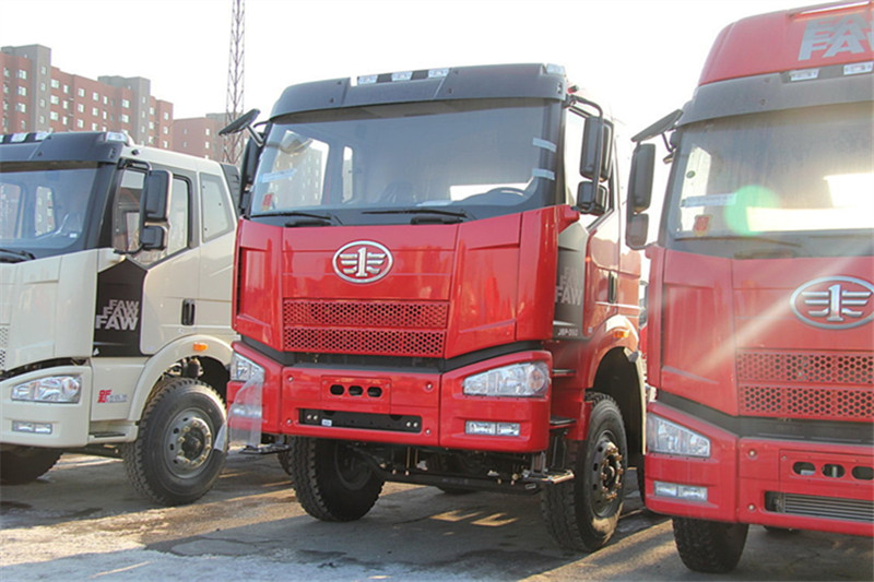 一汽解放 J6P重卡 350马力 8X4 国四自卸车底盘(CA3310P66K2L4BT4E4)
