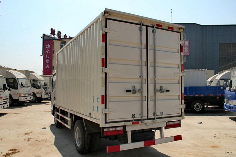 江淮 帅铃K340 124马力 4X2 4.2米 国四单排厢式轻卡(液刹)(HFC5041XXYP73K4C3)